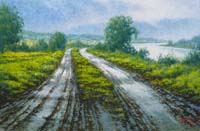 吉野川沿いの田舎道。車のタイヤの跡に水が溜まり銀色に光っている。円形の山並みは青く霞み、轍の緑はしっとりと濡れている。