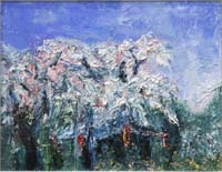 水色の春の空の下で満開の白梅がお寺の屋根に覆い被さっています。まだ少し寒いようです。